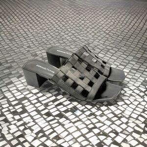 Donald J Pliner Brandli Black Leather Block Heel Square Toe Mule Sandals 9.5M